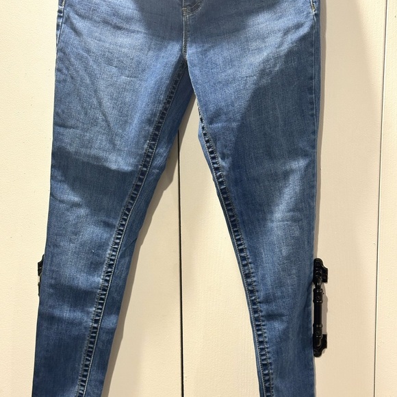 Seven7 Straight Leg Blue Jeans Timeless Style Women's Size 12 - Picture 5 of 8